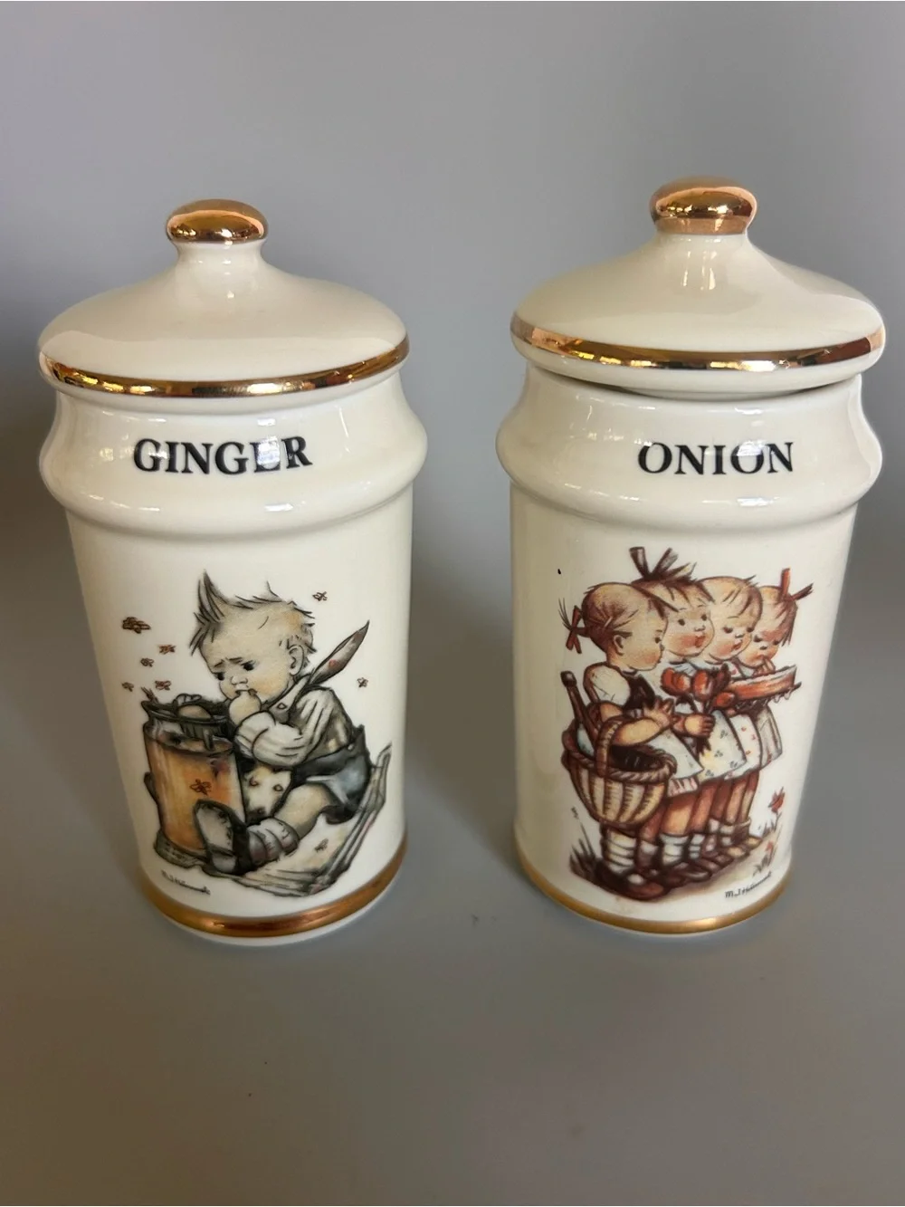 Vintage 1987 Hummel Spice Jars Onion Ginger Ceramic Japan Cottagecore Country